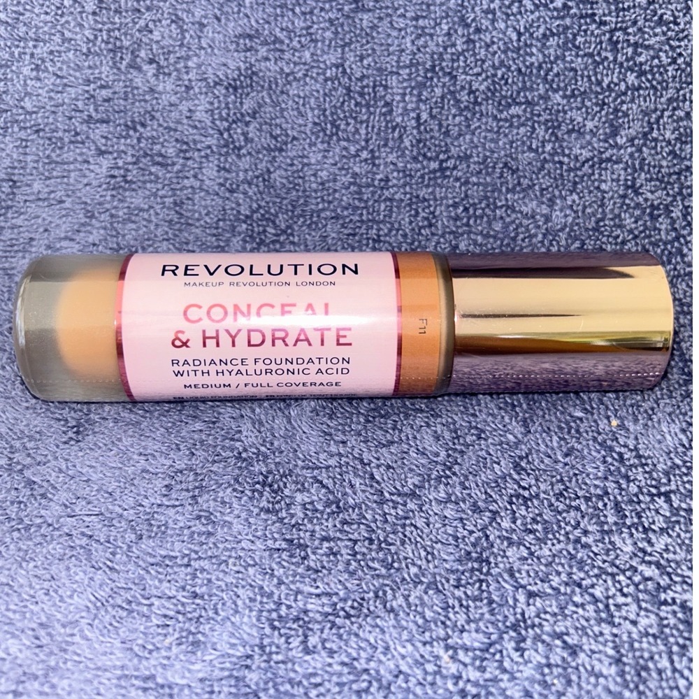 Revolution‎ Conceal & Hydrate Radiance Foundation F11 Medium Full Coverage